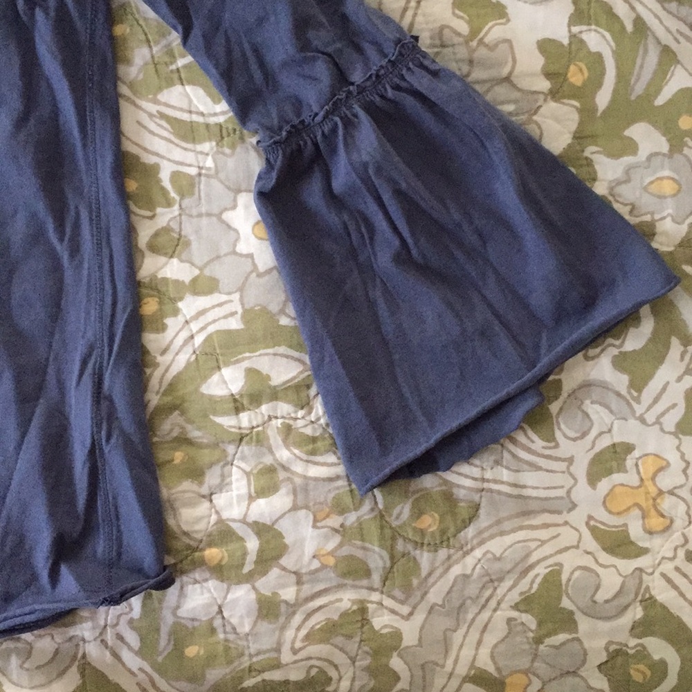 *final chance* A&F bell sleeve tee - Picture 5 of 6